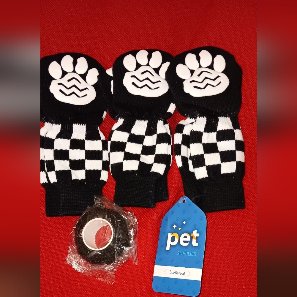 Sceneral Dog Socks, Anti Slip, M, Black/White checked,Inc 6 Socks,*Host Pick*